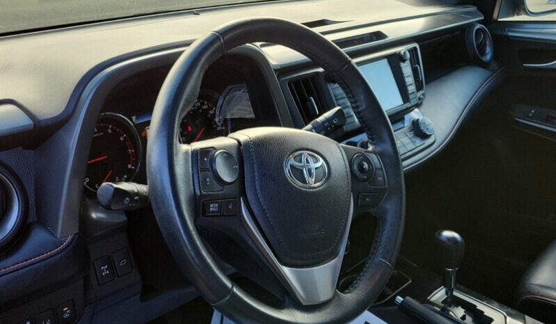 
								2018 Toyota RAV4 SE full									