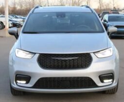 
										2024 Chrysler Pacifica Touring L Sunroof S package full									