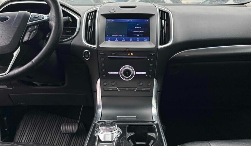 
								2019 Ford Edge Titanium full									