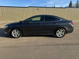 
										2016 Chrysler 200 Limited Sunroof Nav full									