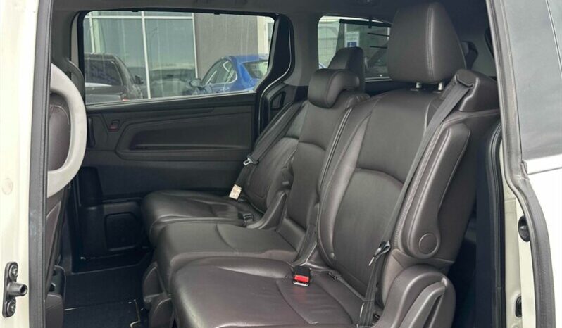 
								2019 Honda Odyssey Touring full									