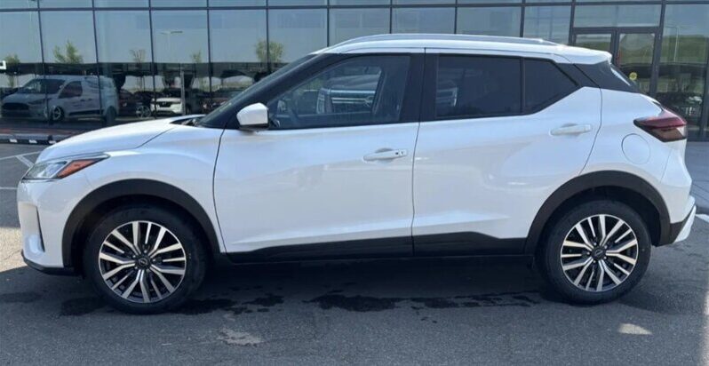 
								2024 Nissan Kicks SV full									