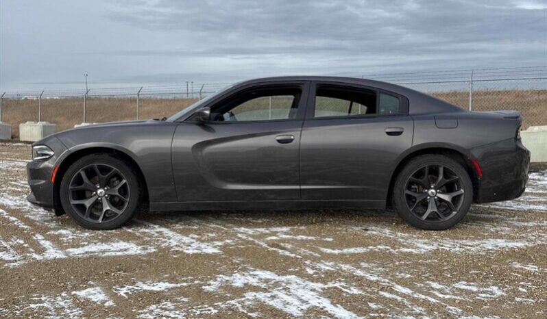 
								2017 Dodge Charger SXT full									
