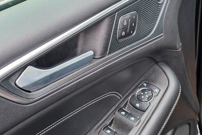 
								2024 Ford Edge Titanium Sunroof full									