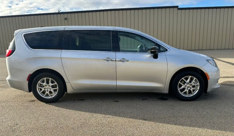 
								2024 Chrysler Grand Caravan SXT full									