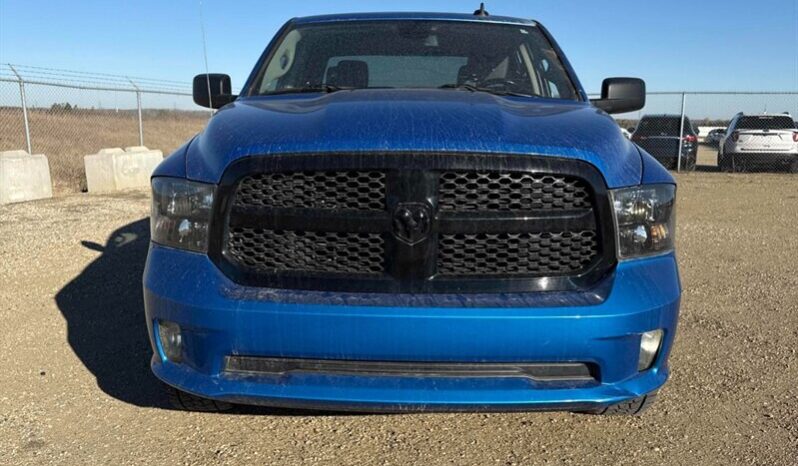 
								2022 RAM 1500 Classic Night Edition Express full									