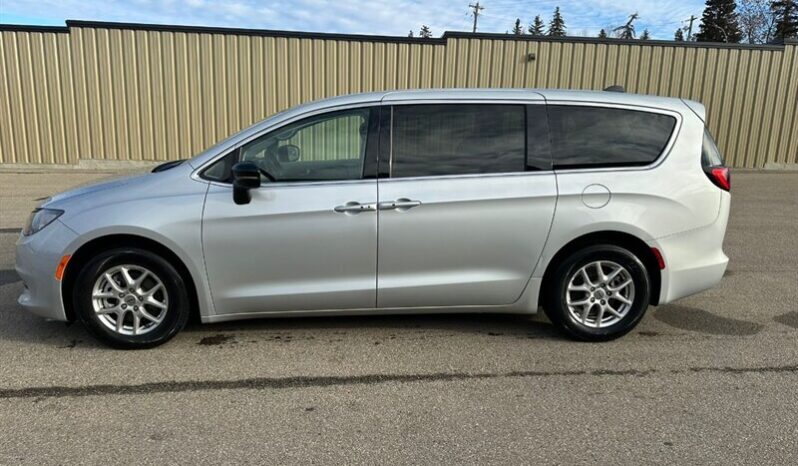 
								2024 Chrysler Grand Caravan SXT full									