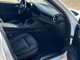 
										2017 Alfa Romeo Giulia full									