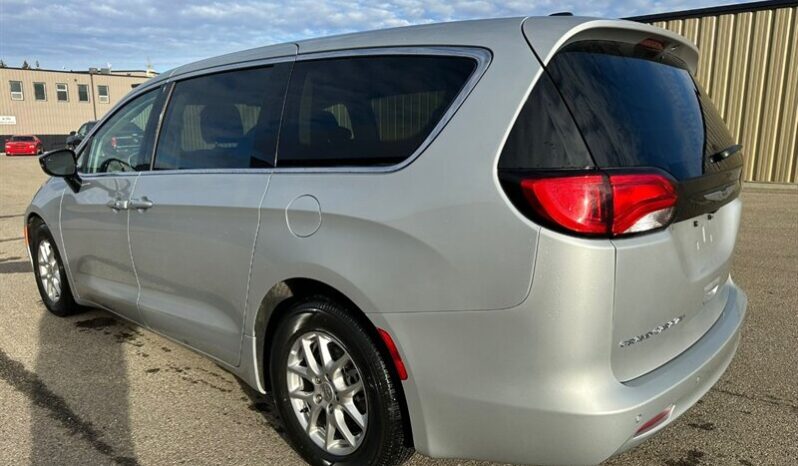 
								2024 Chrysler Grand Caravan SXT full									