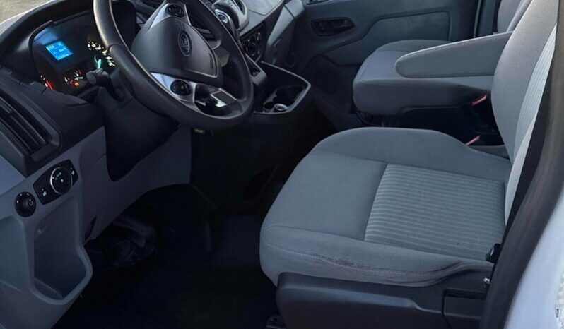 
								2019 Ford Transit T-150 XLT 8 Passenger full									