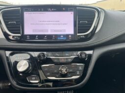 
										2024 Chrysler Pacifica Touring L Sunroof S package full									