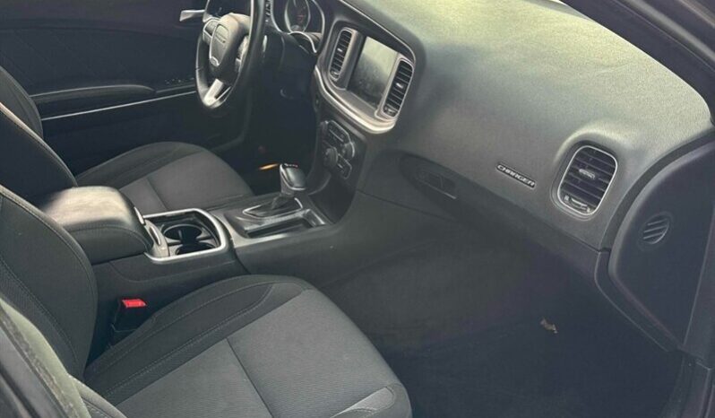 
								2017 Dodge Charger SXT full									