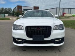 
										2022 Chrysler 300 Series S V6 full									