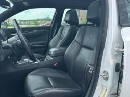 
										2022 Chrysler 300 Series S V6 full									