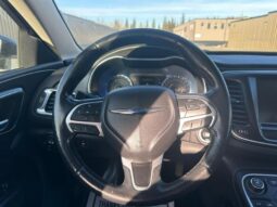 
										2016 Chrysler 200 Limited Sunroof Nav full									