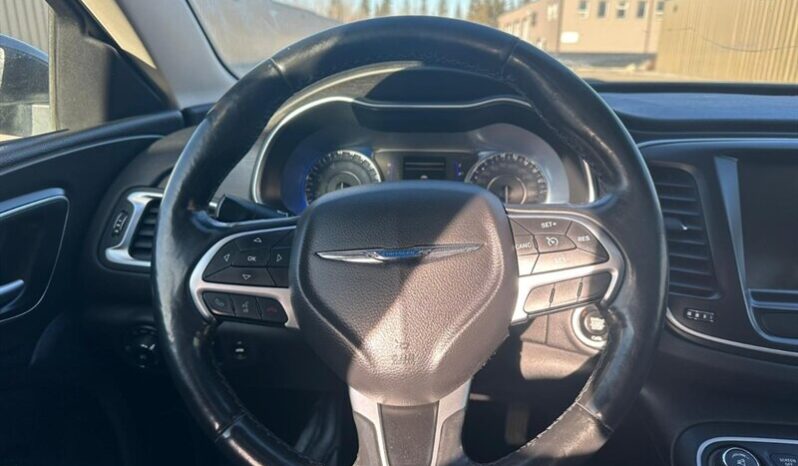 
								2016 Chrysler 200 Limited Sunroof Nav full									