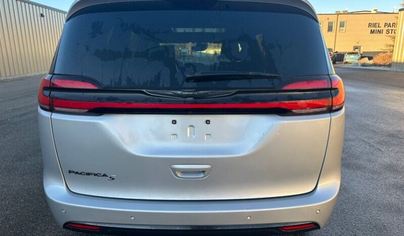 
								2024 Chrysler Pacifica Touring L Sunroof S package full									