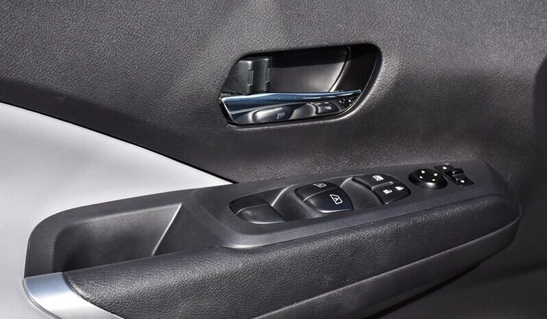 
								2024 Nissan Kicks SR Premium full									