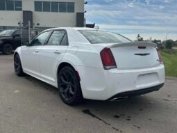 
										2022 Chrysler 300 Series S V6 full									