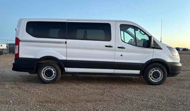 
								2019 Ford Transit T-150 XLT 8 Passenger full									