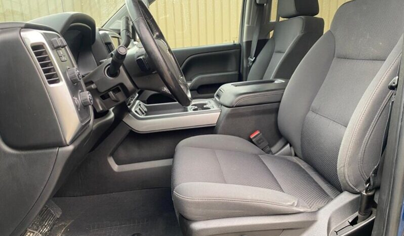 
								2018 Chevrolet Silverado 1500 LT Z-71 full									