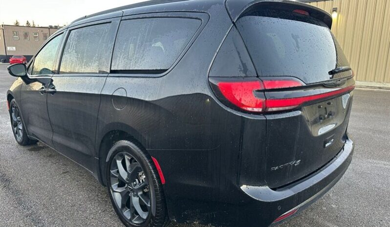 
								2024 Chrysler Pacifica Touring L Sunroof S package full									