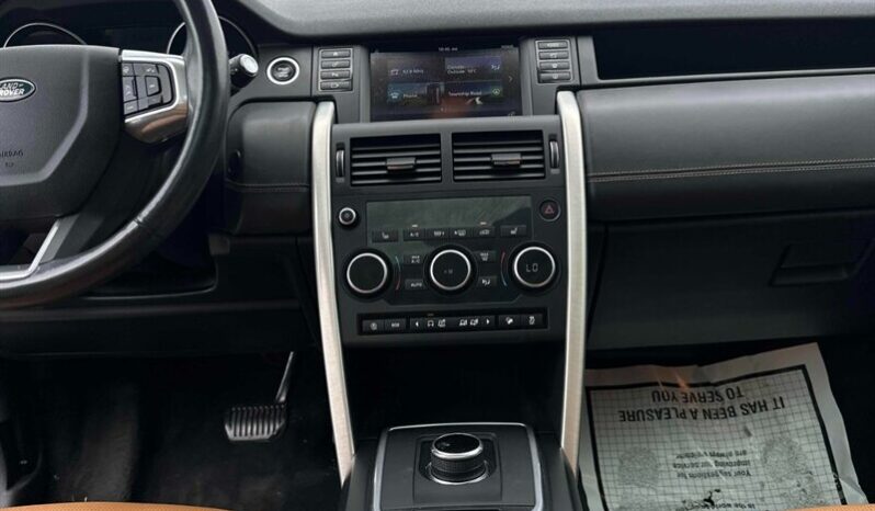 
								2018 Land Rover Discovery Sport HSE Luxury full									