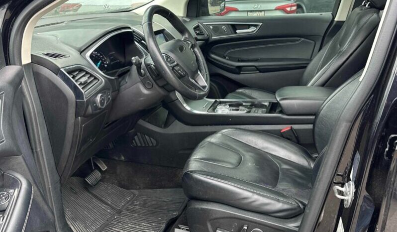 
								2019 Ford Edge Titanium full									