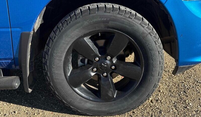 
								2022 RAM 1500 Classic Night Edition Express full									