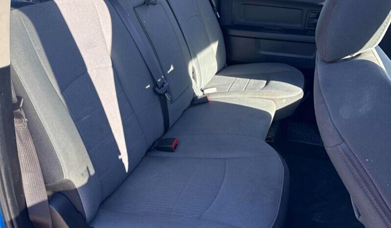 
								2022 RAM 1500 Classic Night Edition Express full									