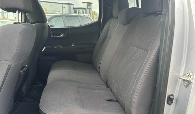 
								2016 Toyota Tacoma SR5 TRD Sport full									