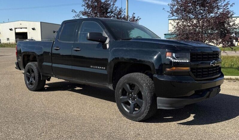 
								2018 Chevrolet Silverado 1500 Custom full									