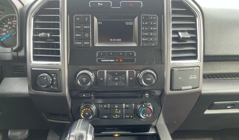 
								2015 Ford F-150 XLT full									