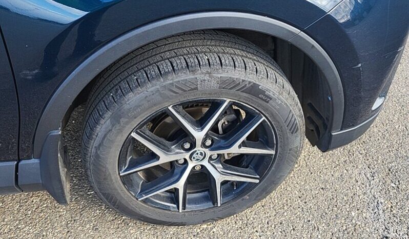 
								2018 Toyota RAV4 SE full									