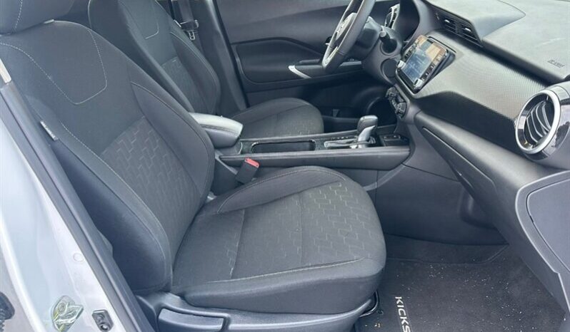 
								2024 Nissan Kicks SV full									