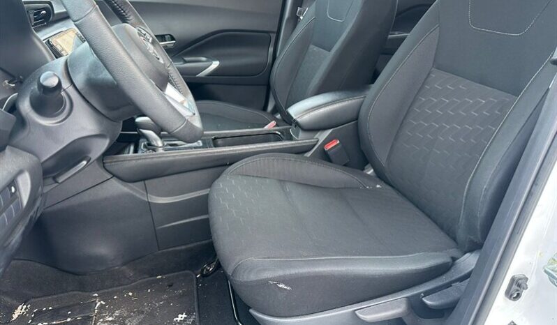 
								2024 Nissan Kicks SV full									