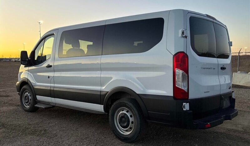 
								2019 Ford Transit T-150 XLT 8 Passenger full									