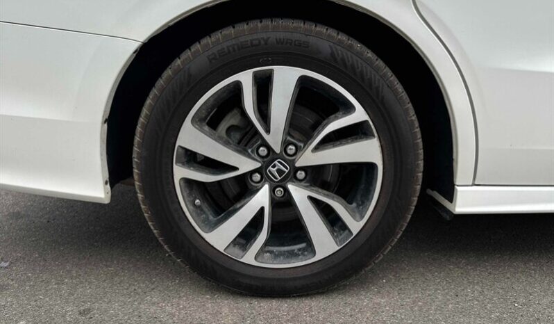 
								2019 Honda Odyssey Touring full									