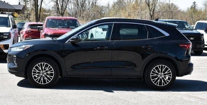 
								2024 Ford Escape Plug-In Hybrid PHEV Premium full									