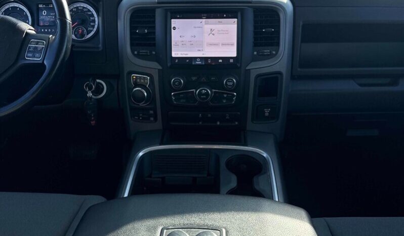 
								2022 RAM 1500 Classic Night Edition Express full									