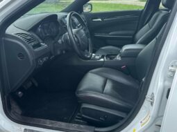 
										2022 Chrysler 300 Series S V6 full									