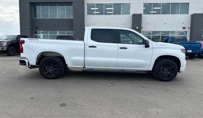 
								2023 Chevrolet Silverado 1500 Custom full									