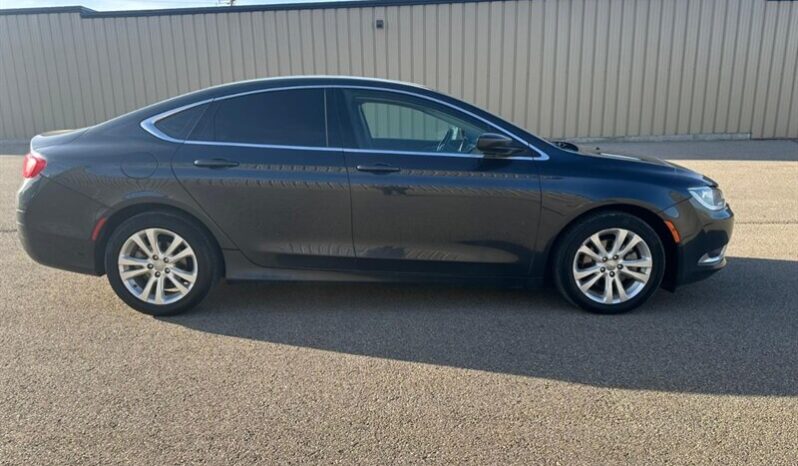 
								2016 Chrysler 200 Limited Sunroof Nav full									