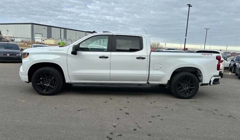 
								2023 Chevrolet Silverado 1500 Custom full									