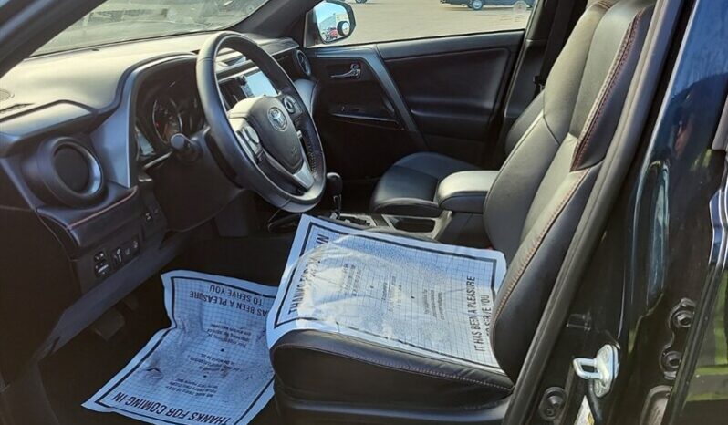 
								2018 Toyota RAV4 SE full									