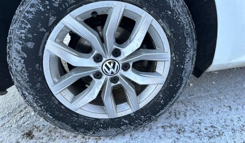 
								2018 Volkswagen Passat 2.0T S full									