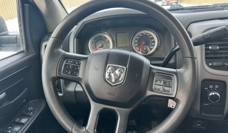 
								2019 RAM 1500 Classic Express full									