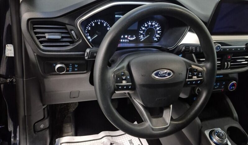 
								2021 Ford Escape SE full									
