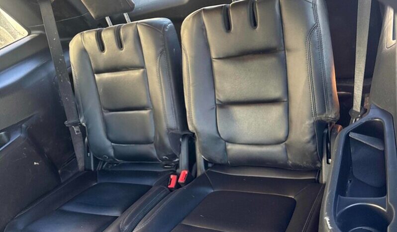 
								2019 Ford Explorer XLT full									