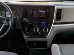 
										2017 Toyota Sienna L 7-Passenger full									